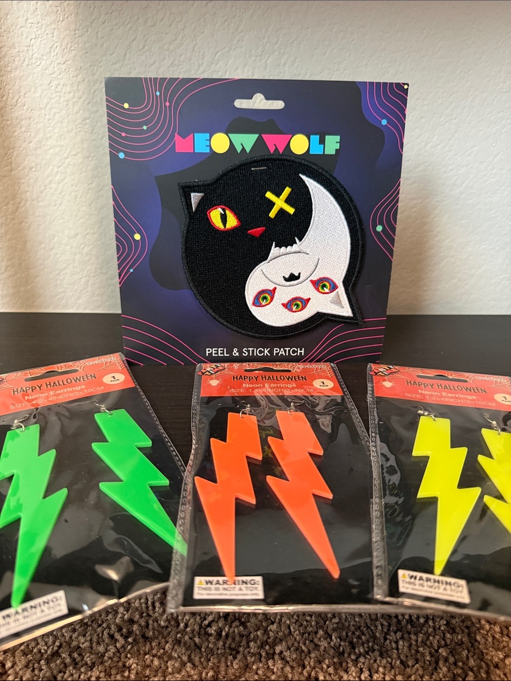MEOW WOLF Black & White Yin-Yang Cat Peel & Sticker Patch - Glow in Dark Bolt ER